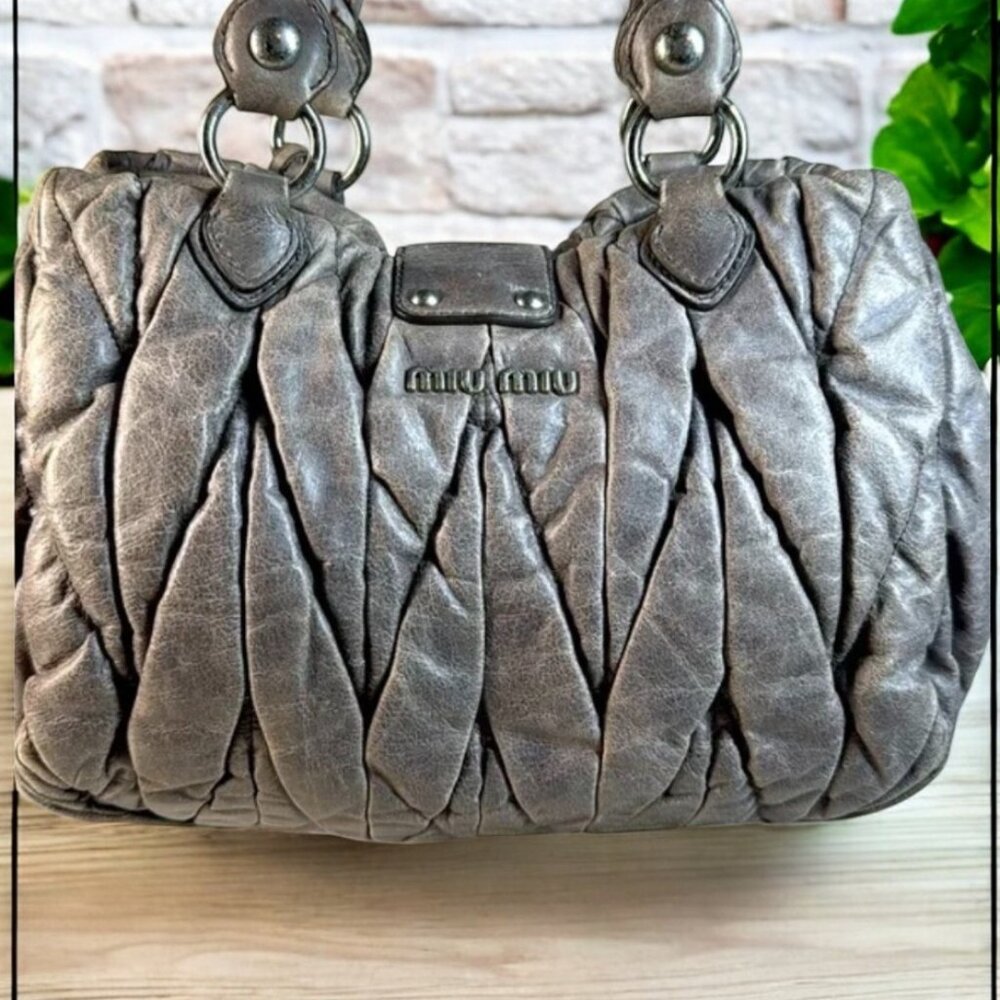 💛SOLD💛 MIU MIU Matelasse Nappa Leather Vintage Shoulder Bag with Key with COA - Picture 7 of 17
